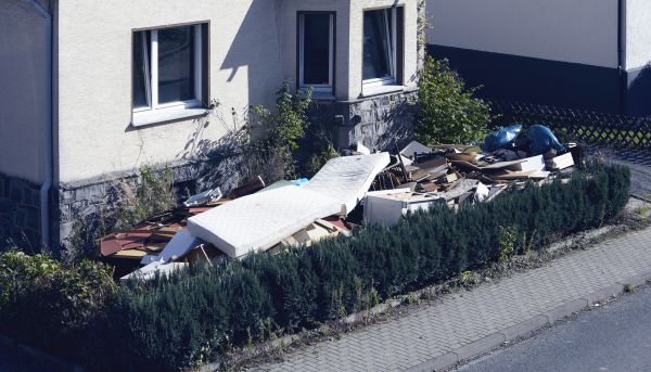 Yard Junk Removal in Midlothian